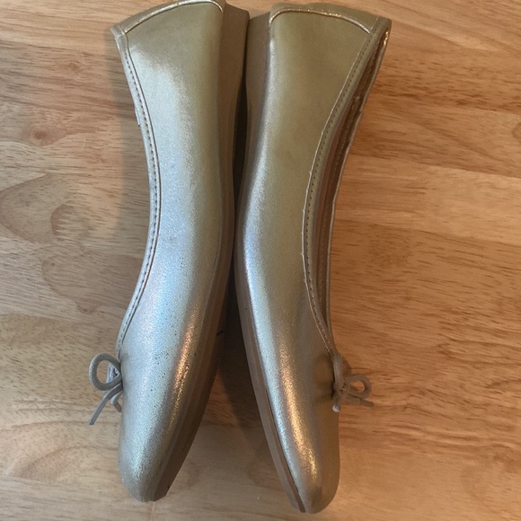 American Eagle Metallic Ballet Flats with Bow Accent - Picture 8 of 12